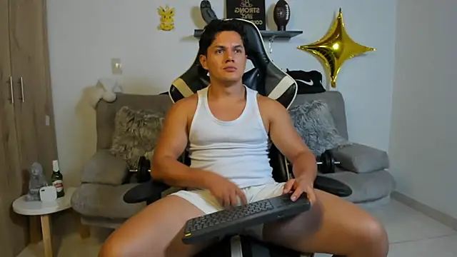 julian_wallace's cam snapshot