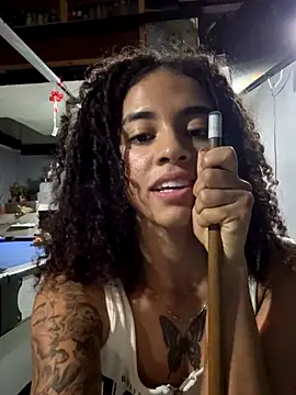 pretty_pettite's cam snapshot