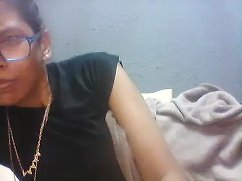 TiaBlaze's cam snapshot