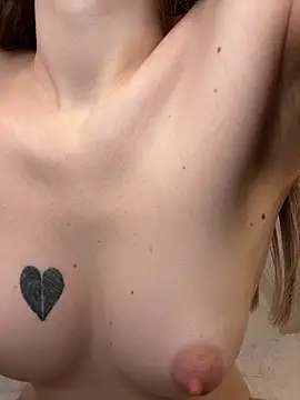 LINA_ALL_EYES_ON_YOU's cam snapshot