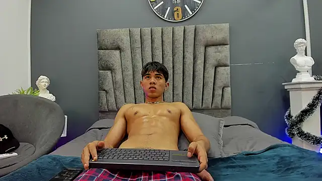 Ashton__Montana live sex cam