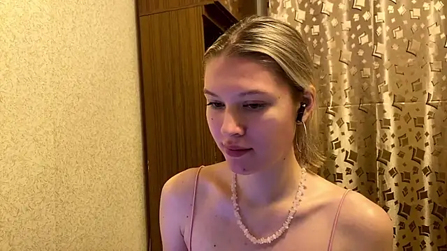 SkyeDavis's cam snapshot