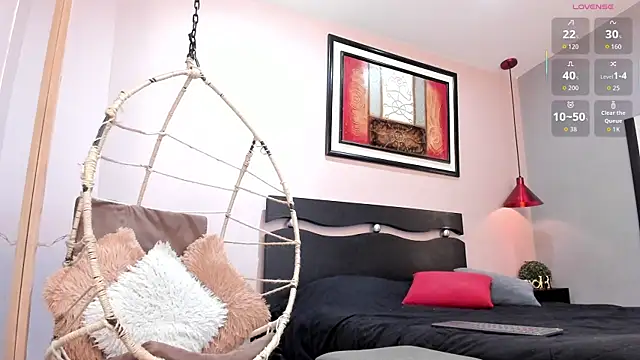 _LaraMom_'s cam snapshot