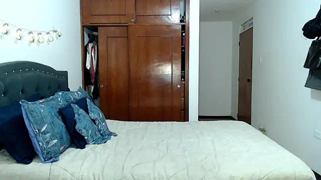 Atenea_lens052's cam snapshot