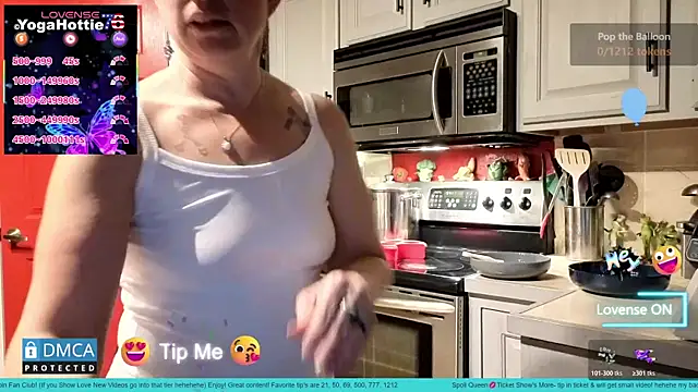 YogaHottie76's cam snapshot