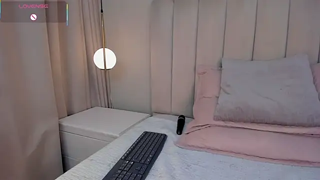 Melanie_hillz's cam snapshot