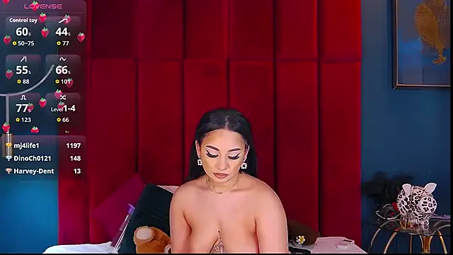 MadyLuxxx's cam snapshot