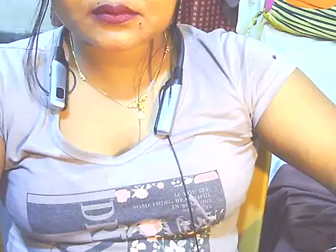 Nusrat_Faria07's cam snapshot