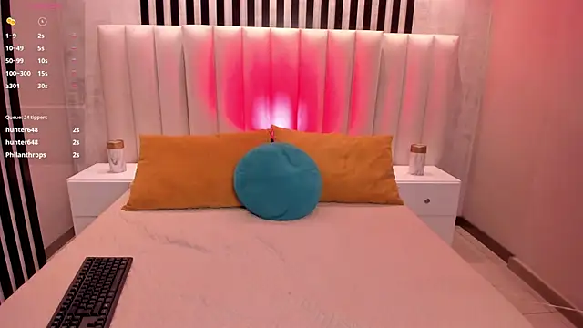 LucyWeiss_'s cam snapshot