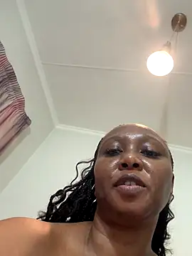 Bootyliciouse21X's cam snapshot