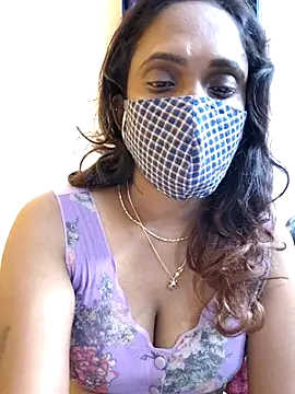 Queen-dhivya's cam snapshot