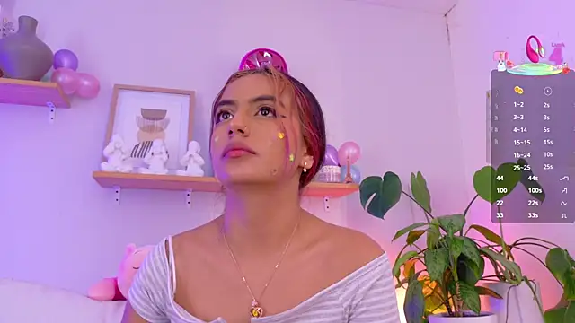 emily_bank's cam snapshot