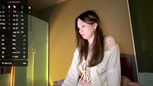 EmiIyKitty's cam snapshot