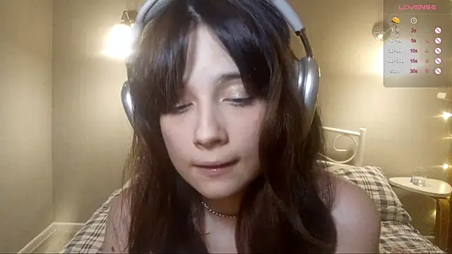 Honeey_Beee's cam snapshot