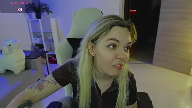 SpecterGirl's cam snapshot