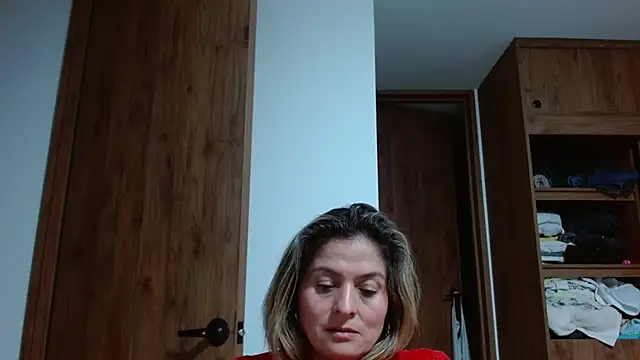 linda-mature43's cam snapshot