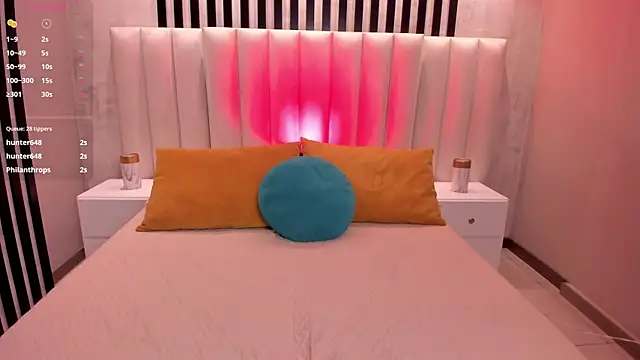 LucyWeiss_'s cam snapshot