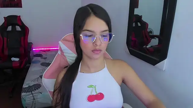 jessi_and_boy's cam snapshot