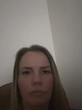 Cutebrowneyes_'s cam snapshot