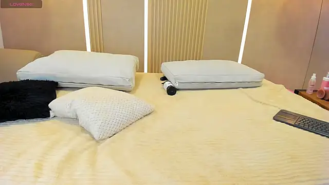 Antonella_west's cam snapshot