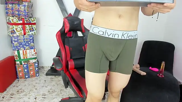 Kenai_Lavis live sex cam