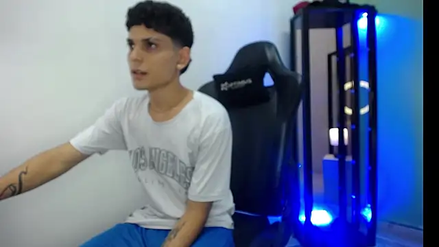 dilan_hott_'s cam snapshot