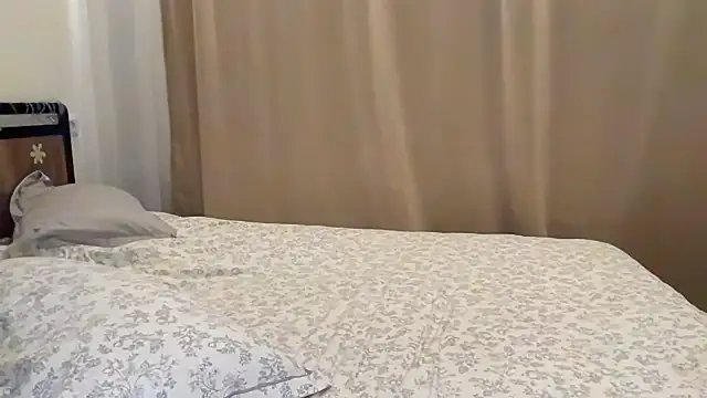 anora_sunny's cam snapshot