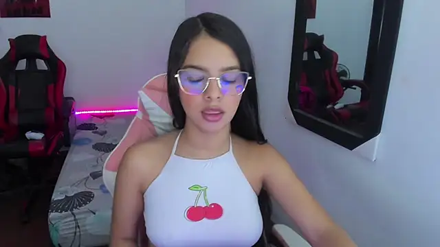 jessi_and_boy's cam snapshot