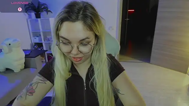 SpecterGirl's cam snapshot