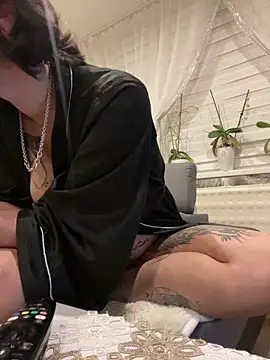 Piggiteablacktea's cam snapshot