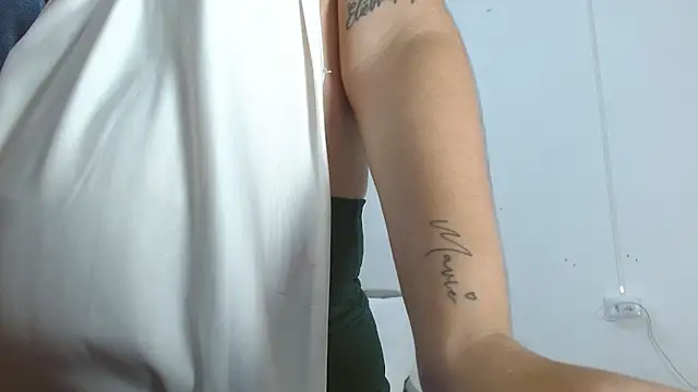 Thalian's cam snapshot