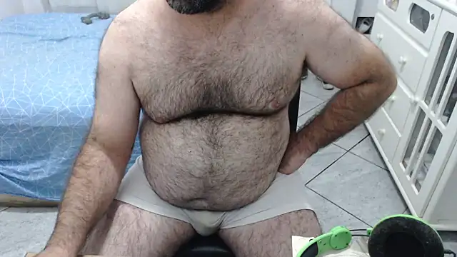 MysterBearMG live sex cam