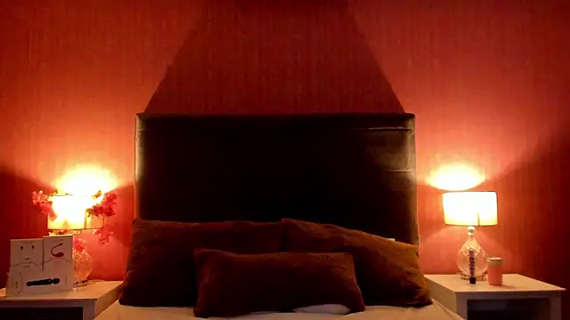 ArianaRosee_'s cam snapshot