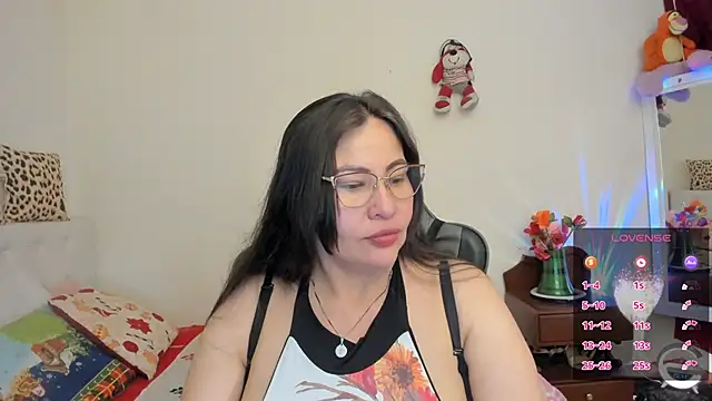 esmeralda_milf's cam snapshot