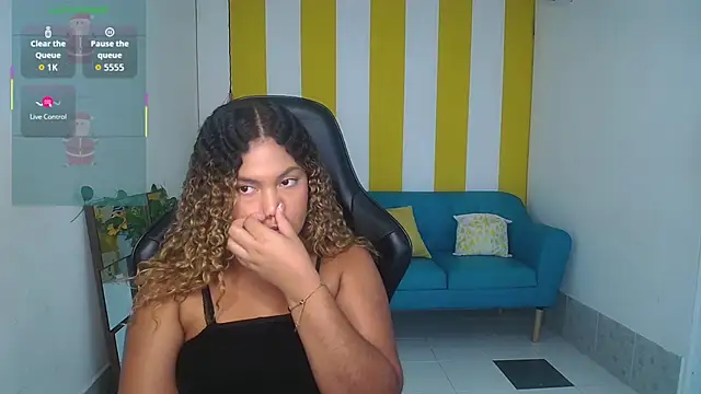 Cristal_War's cam snapshot