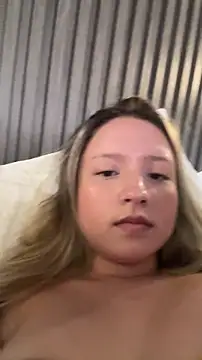 MiaPetit_'s cam snapshot