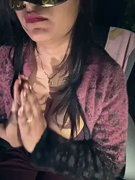 Lucky_Flora's cam snapshot