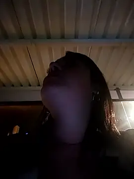 Lesly_10-'s cam snapshot