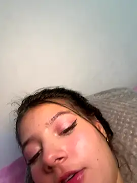 EmmiiGlow's cam snapshot