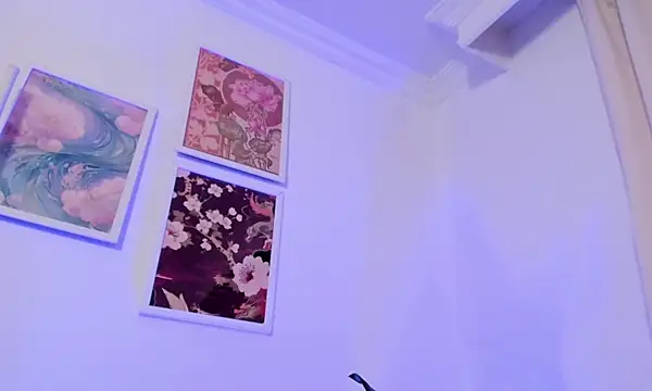 canelleGarces's cam snapshot