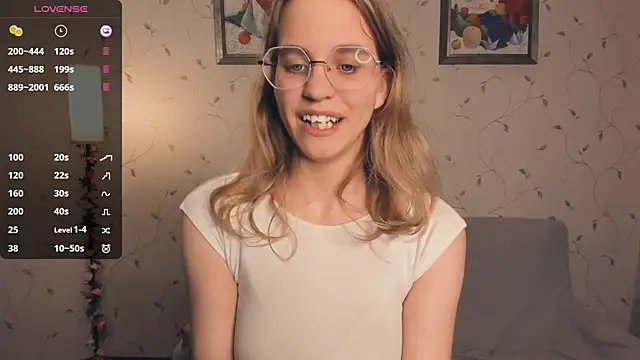 JoanBaggott's cam snapshot