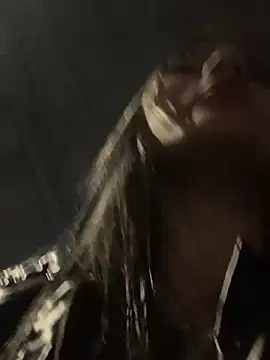 Cami_Leon2's cam snapshot