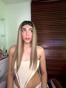 LadyCandy25's cam snapshot