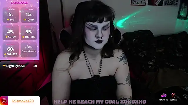 Bdsm_and_fries's cam snapshot