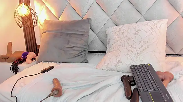 Slut_Milf_'s cam snapshot