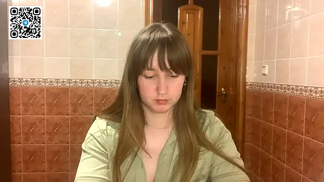 MaroonMoon_'s cam snapshot