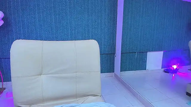 LeaMoreau22's cam snapshot