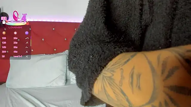 Abril_Gomez06's cam snapshot