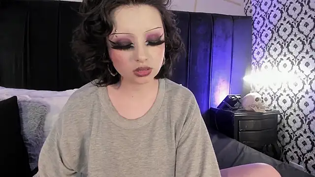 Adeelinee's cam snapshot