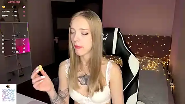 EvaPeace's cam snapshot